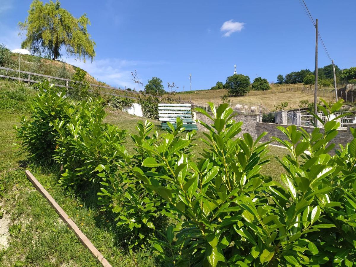 La Tana Dello Scoiattolo - Adults Only Bed & Breakfast Murazzano  ภายนอก รูปภาพ