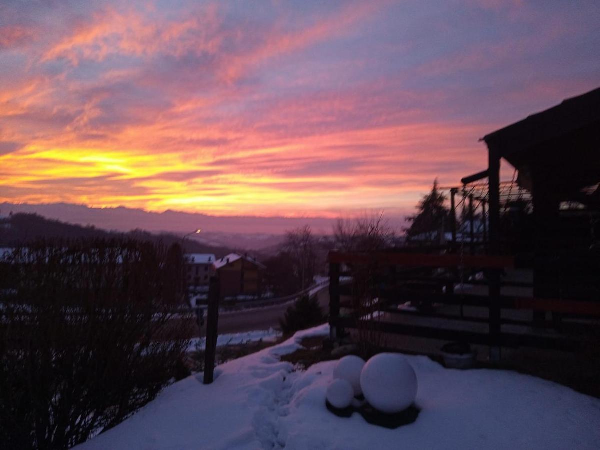 La Tana Dello Scoiattolo - Adults Only Bed & Breakfast Murazzano  ภายนอก รูปภาพ