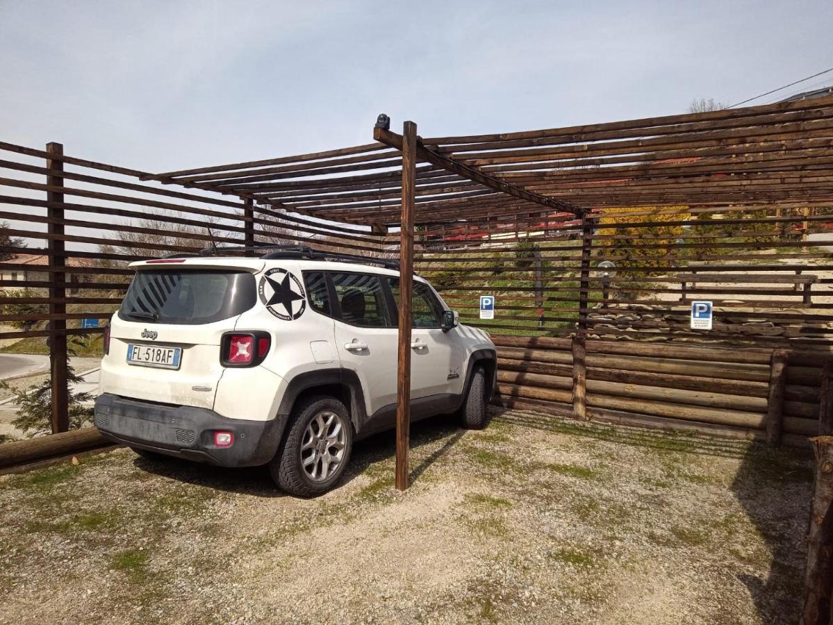 La Tana Dello Scoiattolo - Adults Only Bed & Breakfast Murazzano  ภายนอก รูปภาพ