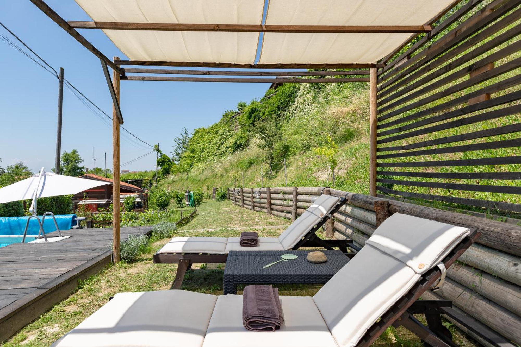 La Tana Dello Scoiattolo - Adults Only Bed & Breakfast Murazzano  ภายนอก รูปภาพ