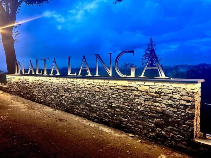 La Tana Dello Scoiattolo - Adults Only Bed & Breakfast Murazzano  ภายนอก รูปภาพ