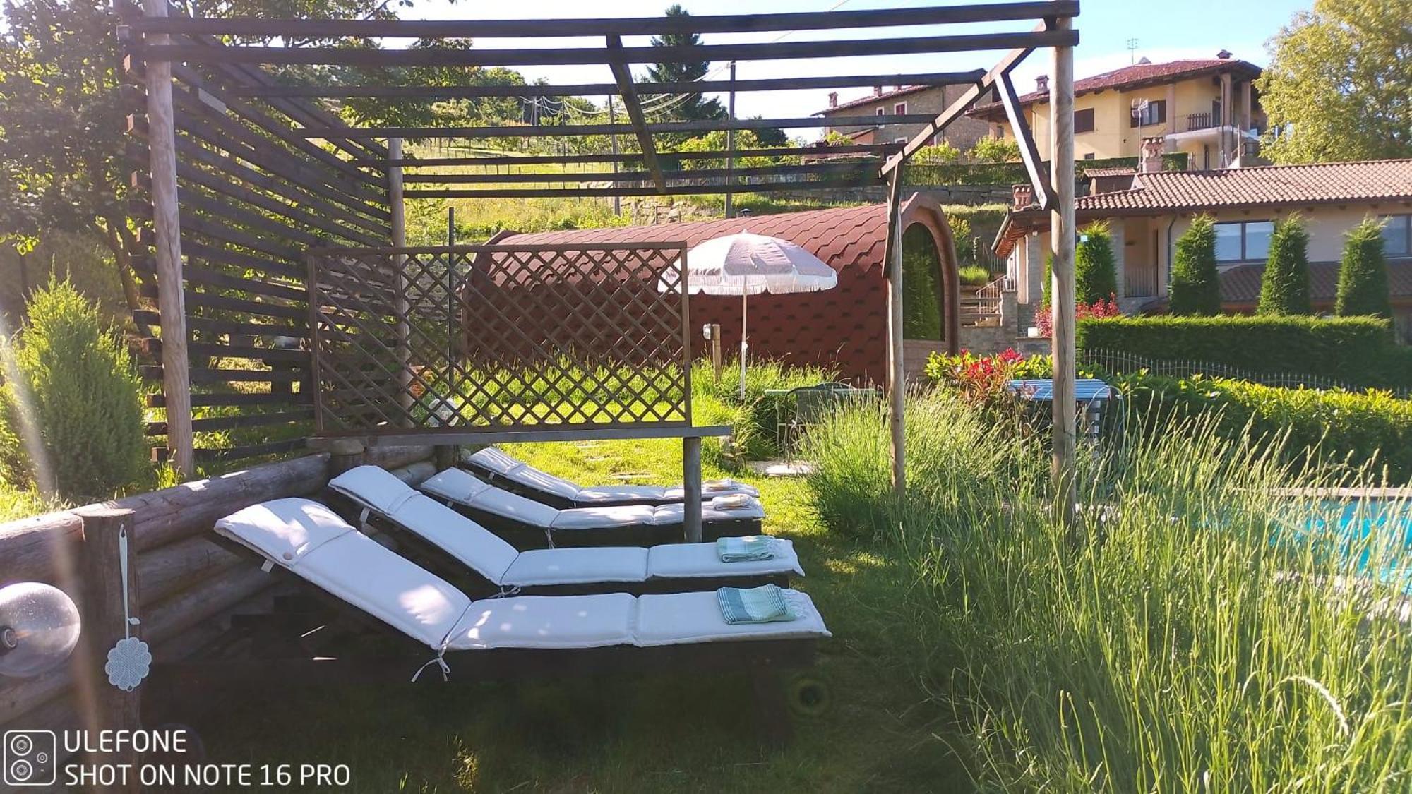 La Tana Dello Scoiattolo - Adults Only Bed & Breakfast Murazzano  ภายนอก รูปภาพ