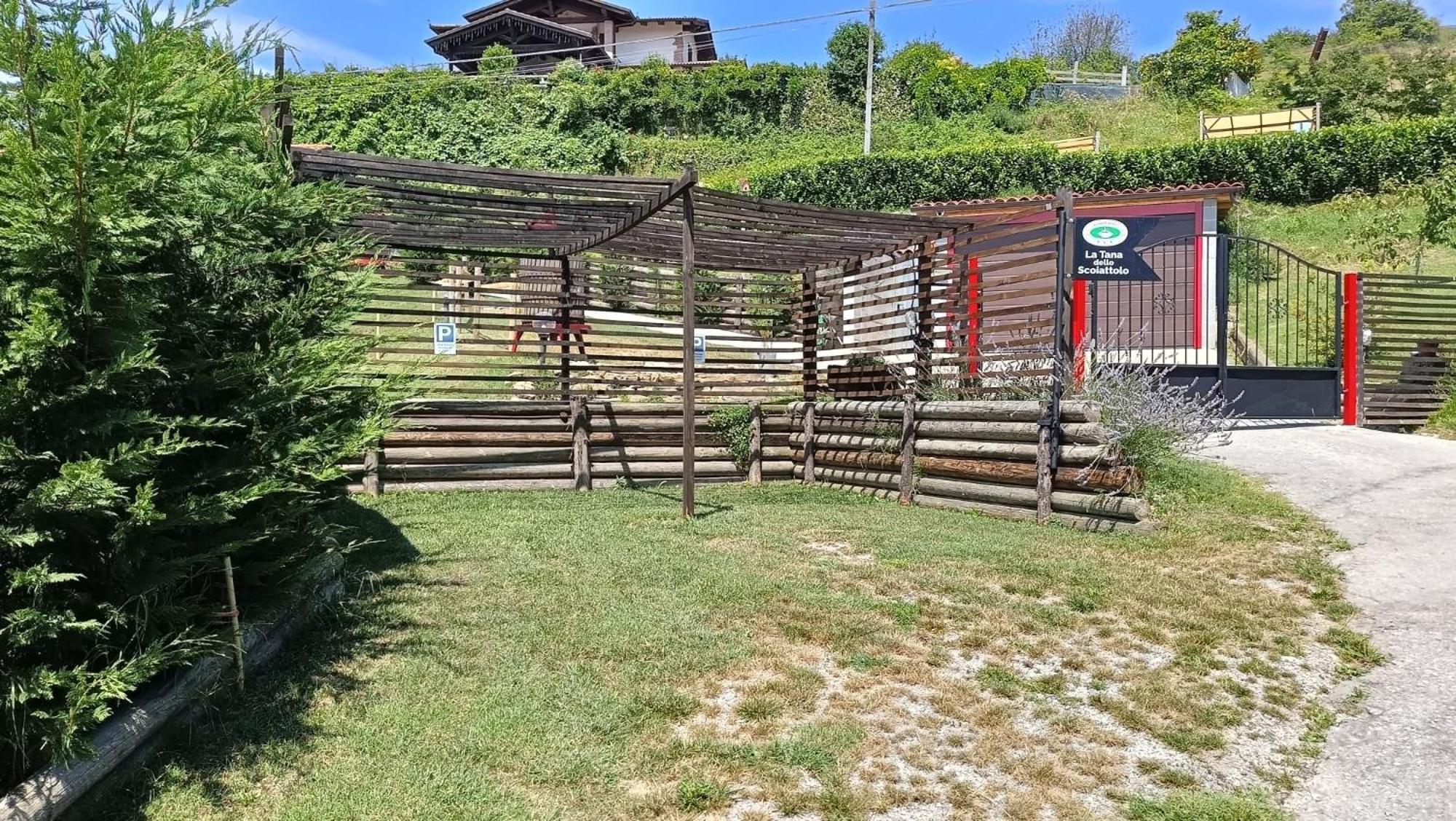 La Tana Dello Scoiattolo - Adults Only Bed & Breakfast Murazzano  ภายนอก รูปภาพ